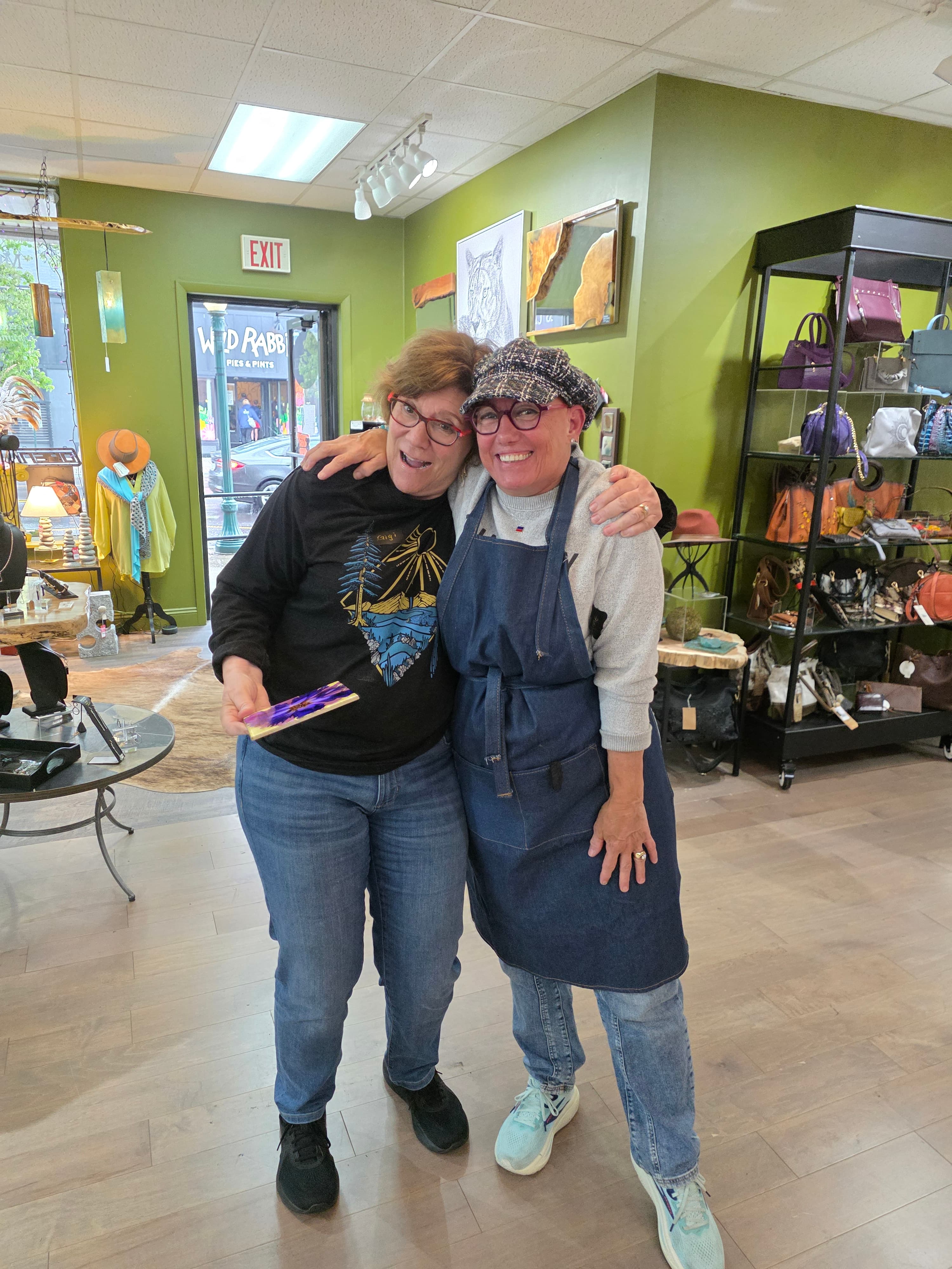 Carlee teaching in the Moss Creek Art studio